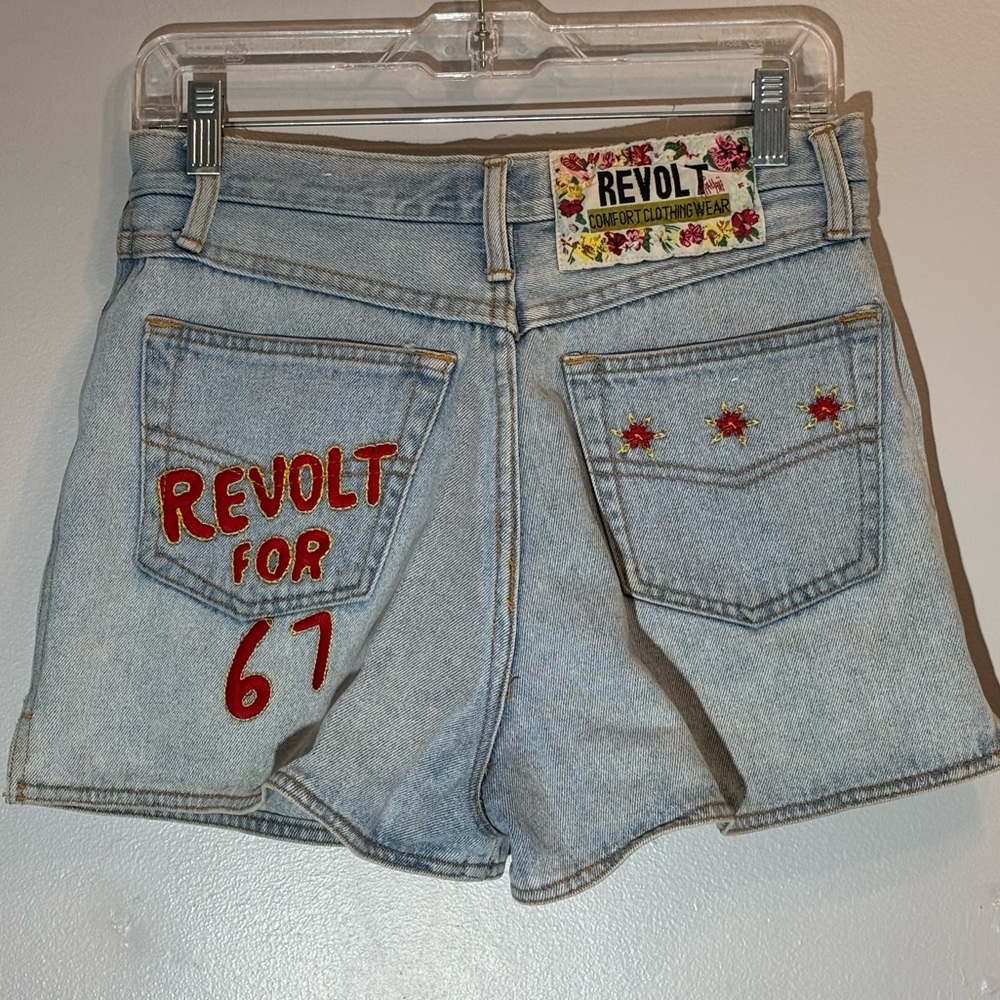 Vintage Revolt Jeans Super High Rise Embroidered Denim Shorts Size 31